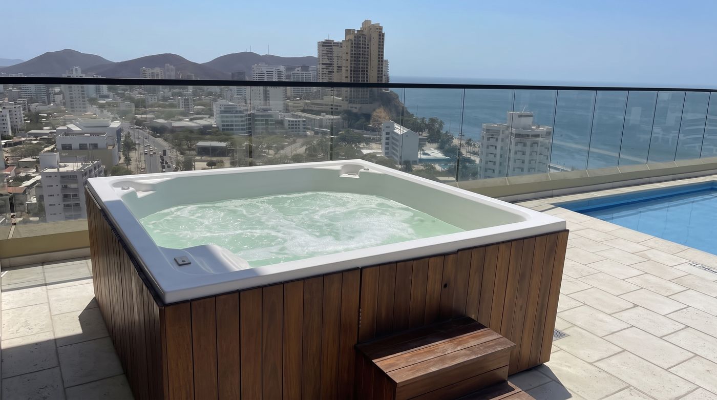 Rooftop jacuzzi hot tub for guests at a Santa Marta Rodadero stay
